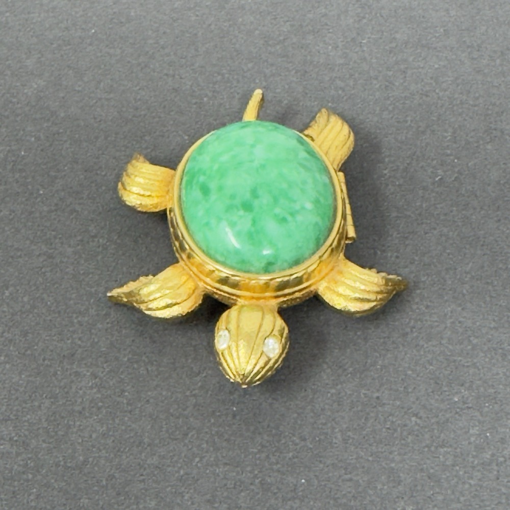 Vintage Avon Gold Tone Turtle Lip Balm Compact Snap Closure